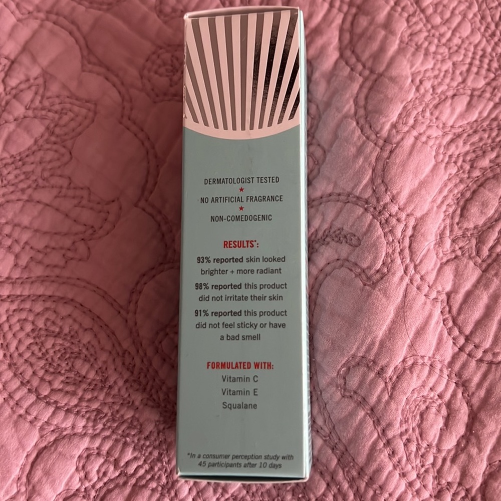 NEW!  First Aid Beauty 10% Vitamin C Brightening Serum - Picture 2 of 5